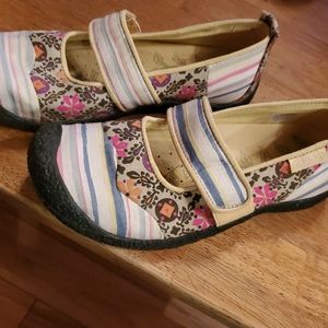 keen Mary janes